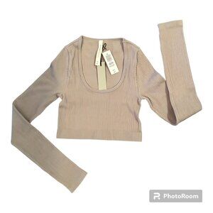 NWT Babaton Sculpt Ribbed Scoop Neck Cropped Longsleeve Size XS Seamless ARITZIA